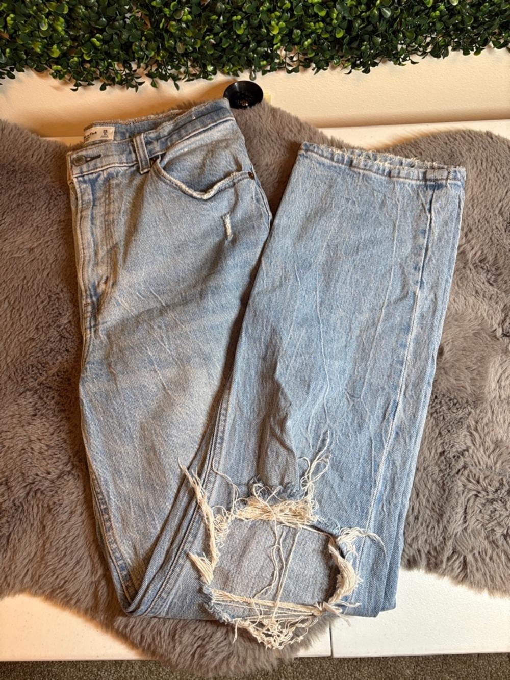 Abercrombie & Fitch The 90s Straight Ultra High Rise Size 6